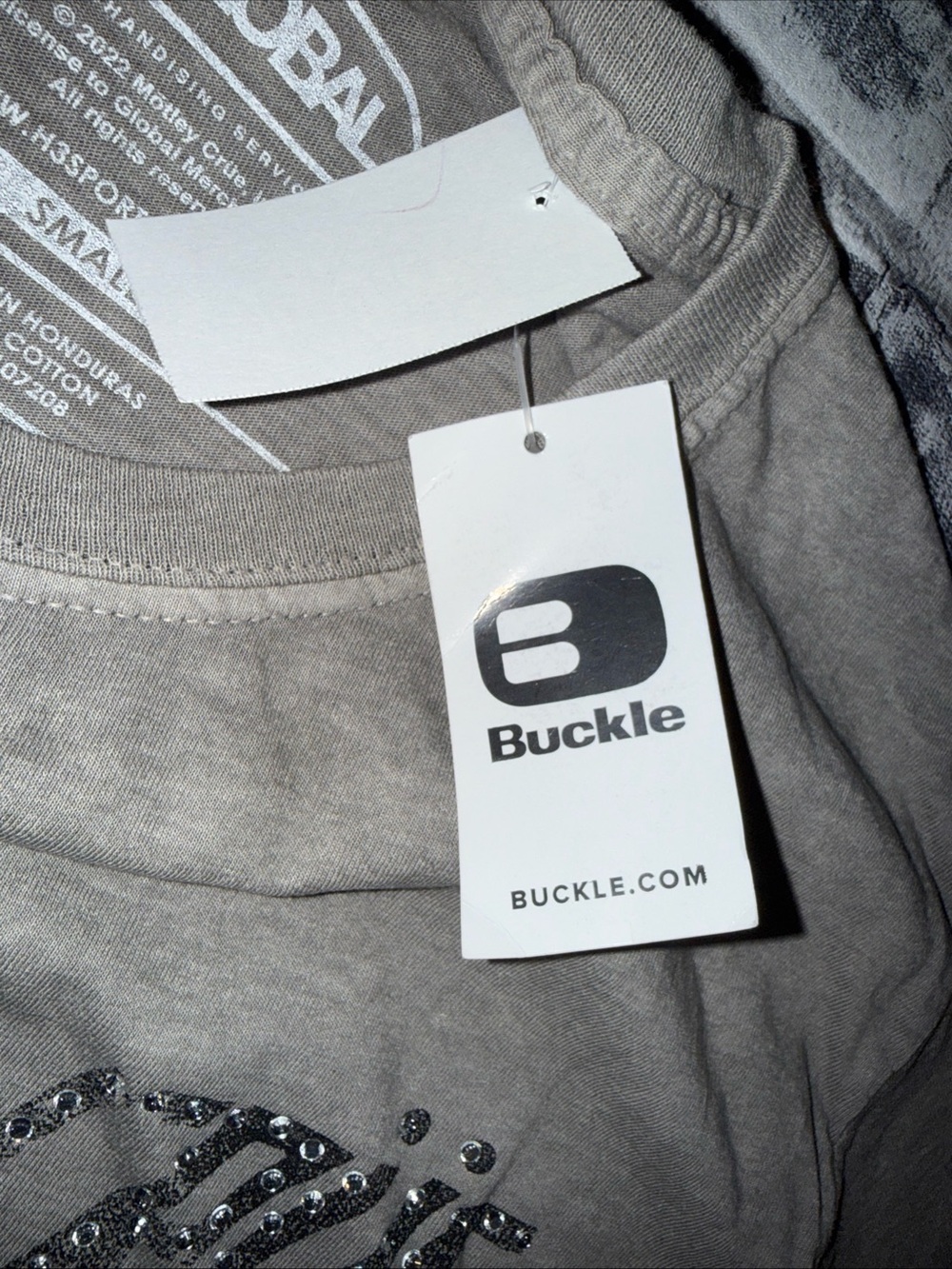 Women’s NWT Size Small Motley Crew Rhinestone T-shirt Stone Washed Gray New - Picture 6 of 7